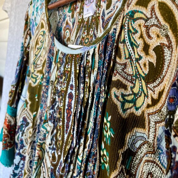Bila Women Owned Teal Paisley Boho Blouse Size Small NWT - Picture 5 of 12